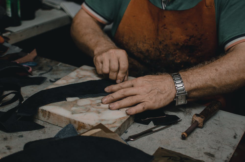 Le cuir : métiers, formations et débouchés.